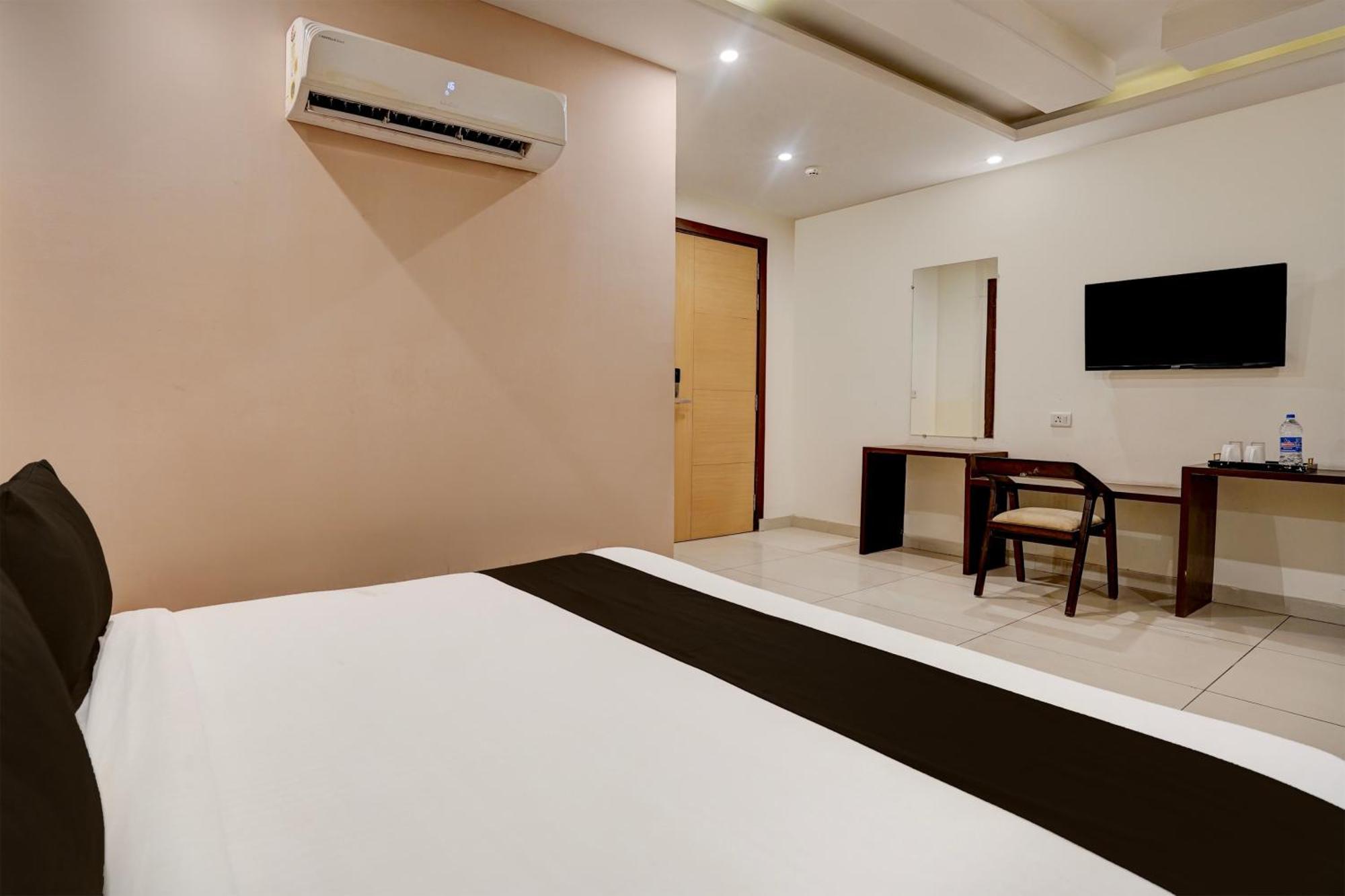 Super Townhouse Airport Road Delhi Nova Deli Exterior foto